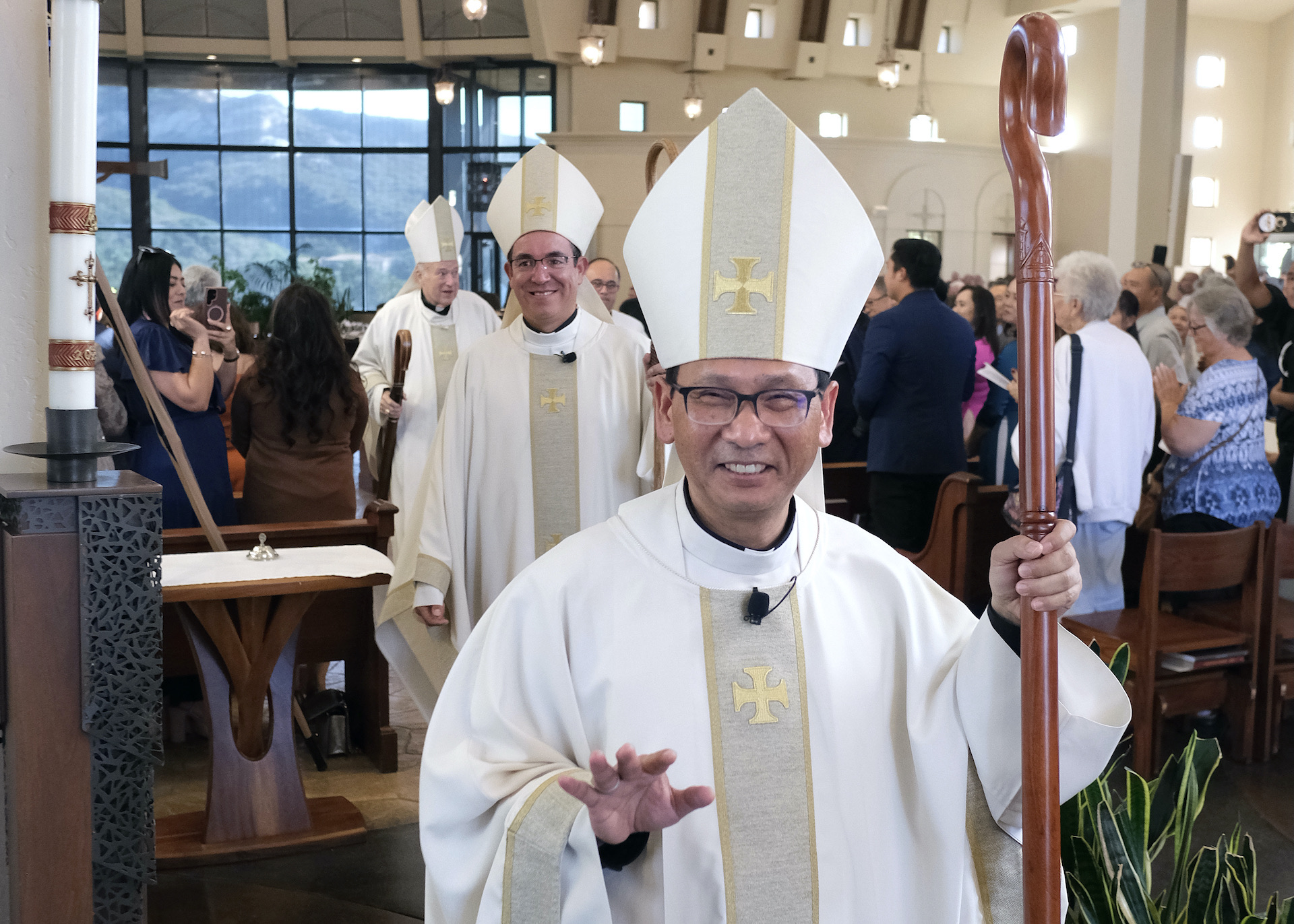 Ordenación Episcopal Sin Precedentes The Southern Cross